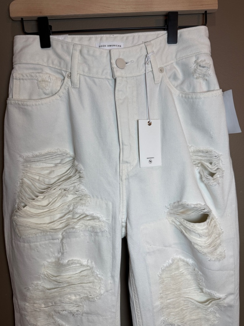 Good American Khloe Jeans White Distressed Flare 2/26 NWT- Flawed - Picture 6 of 11